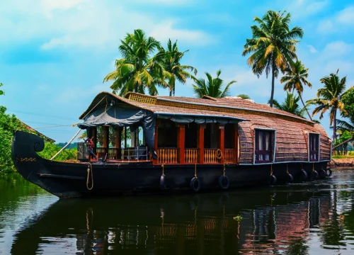 Kerala Backwaters Experience
